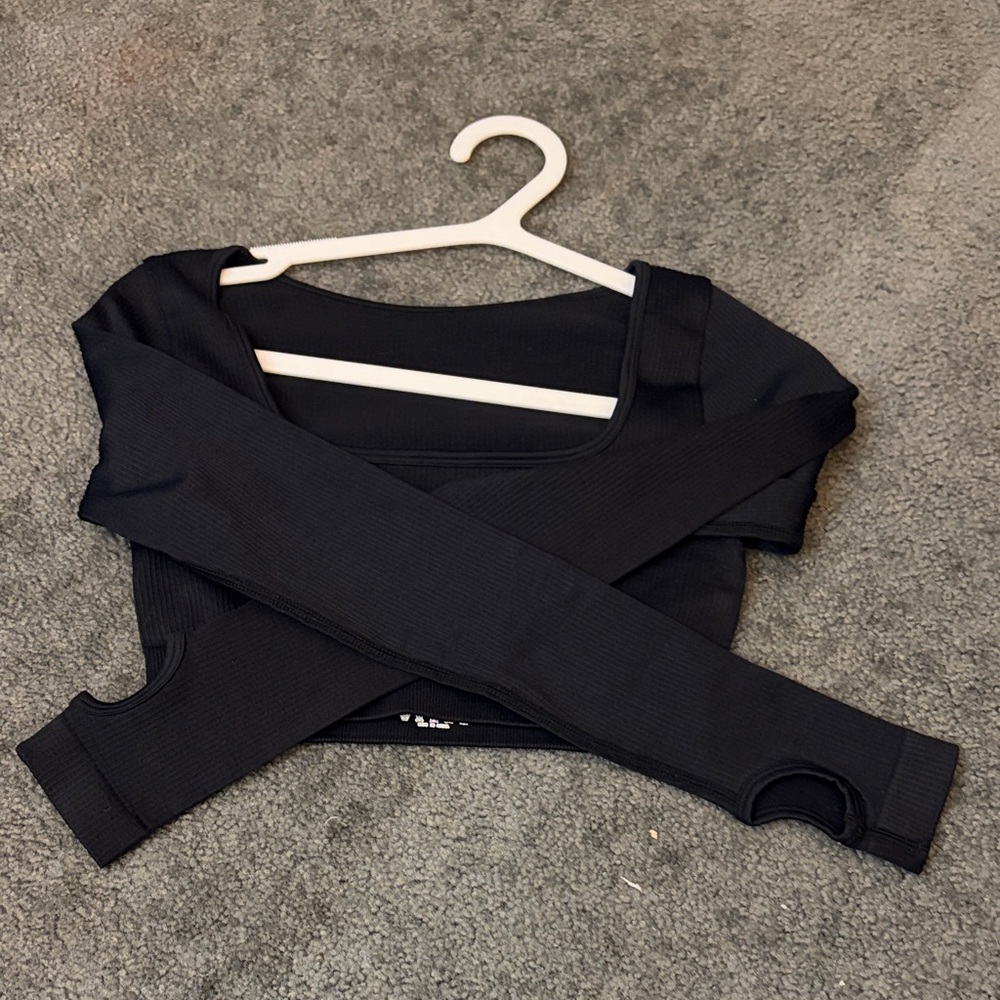 OQQ Elegant Black Women's Crop Top